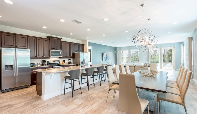 Encore Resort - Nine Bedroom Villa diner and kitchen